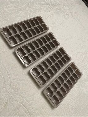 Set of 4 ROOM ESSENTIALS Gray Ice Cube Trays for A Total of 64 Ice Cubes